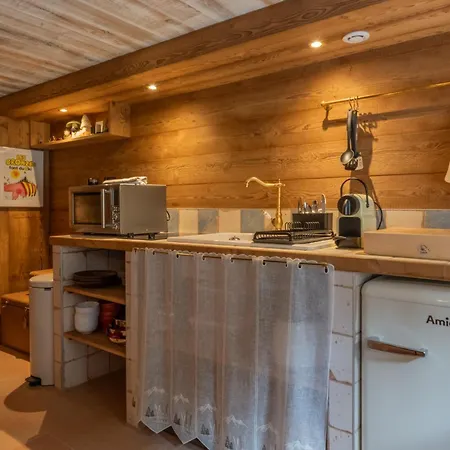 Les Evouettes Village